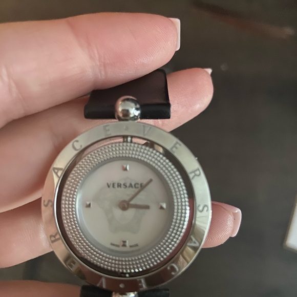 Versace watch - Picture 3 of 5